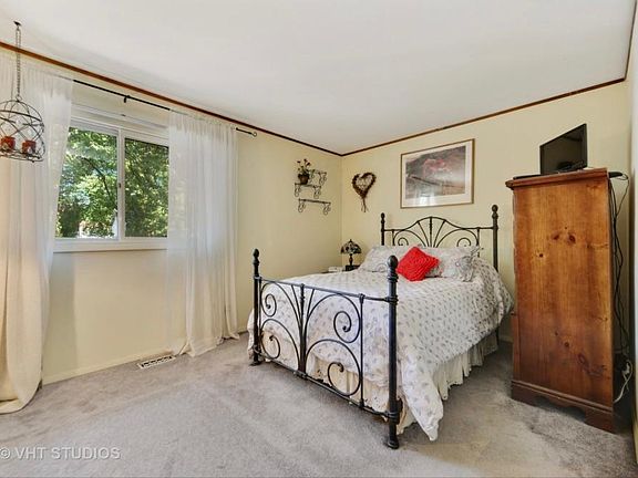 3rd image of 88 W Nevada Ave