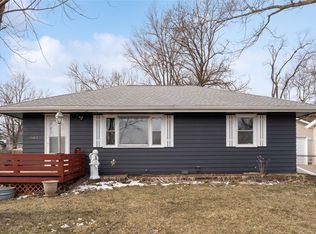 7460 Southview Dr, Des Moines, IA 50315