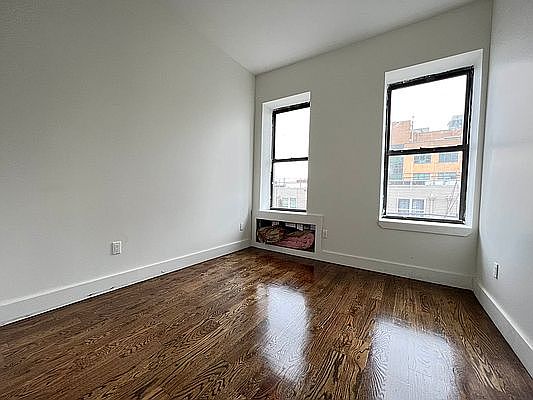 3rd image of 321 Woodbine St #2D