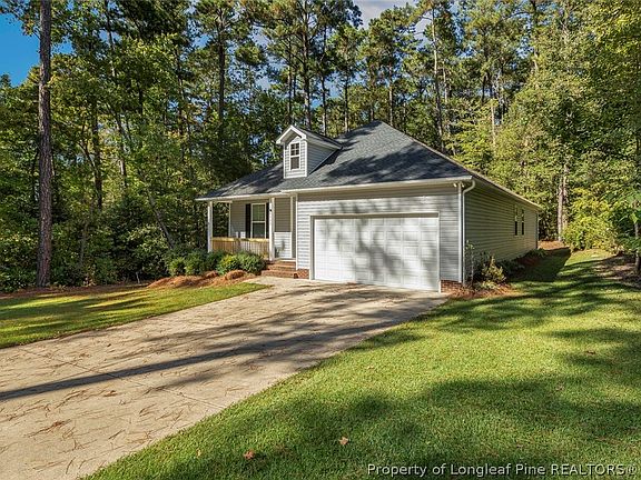 3rd image of 1425 Carolina Dr