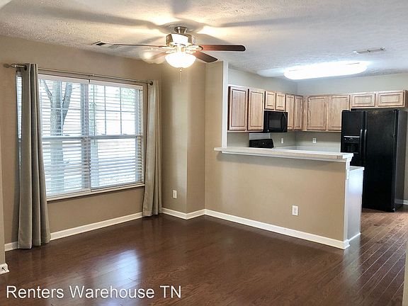3rd image of 476 Flintlock Ct