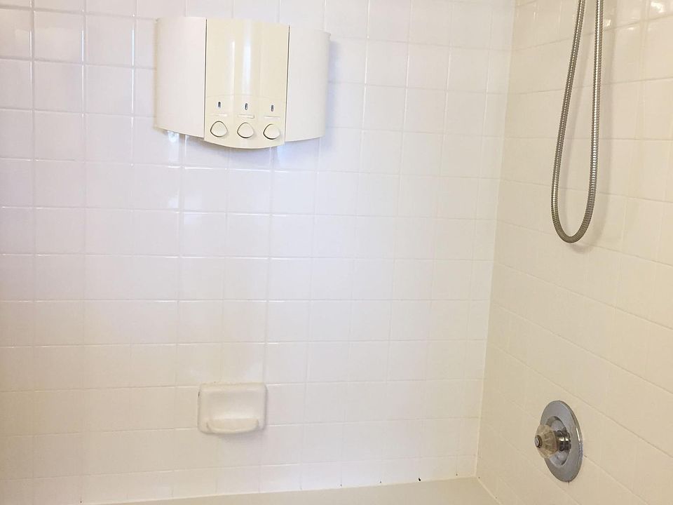 1st image of 315 Dunsmuir Ter