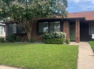 2337 Oakmont Dr, Bedford, TX 76022