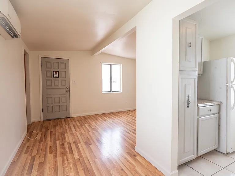 2506 E Seneca St — Photo 13