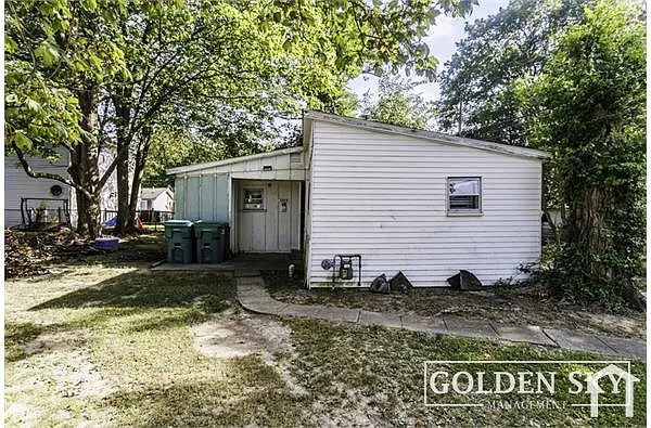 1705 Morton St photo 1