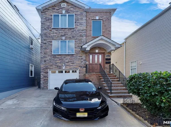 221 William St, Harrison, NJ 07029