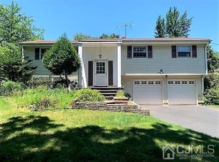22 Mary Ellen Dr, Edison, NJ 08820