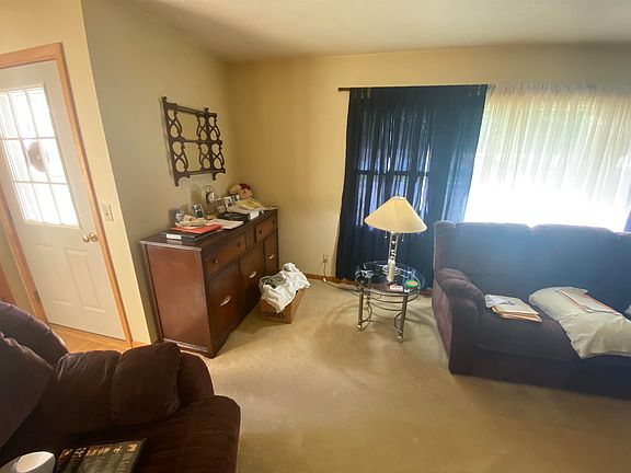 5th image of 104 Nemaha St