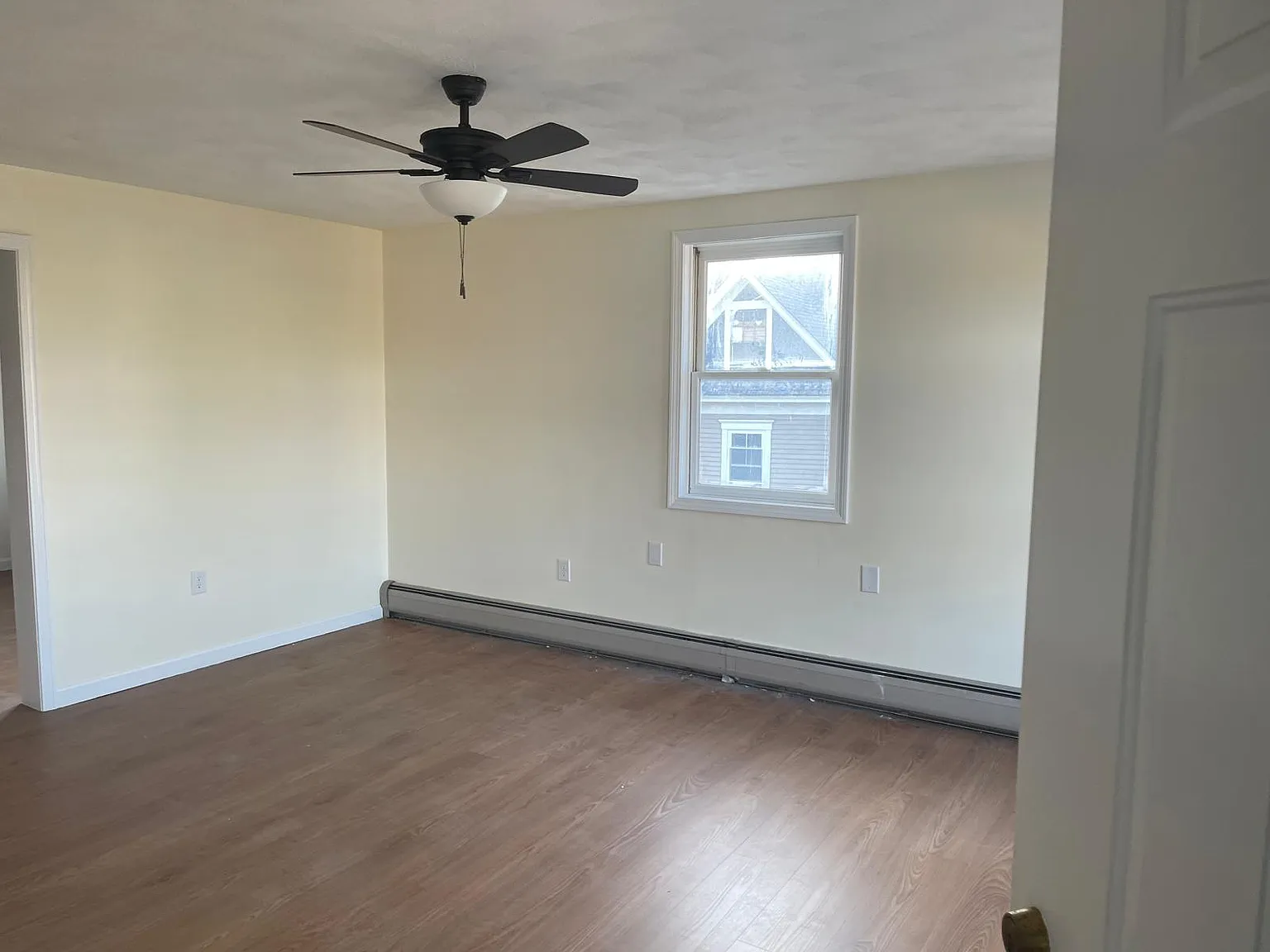 2 bed, 913 sqft, $2,350 — Photo 3