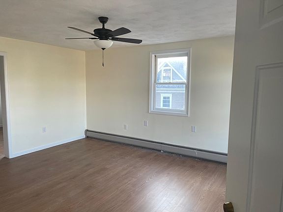 3rd image of 405 Boston Rd APT 6