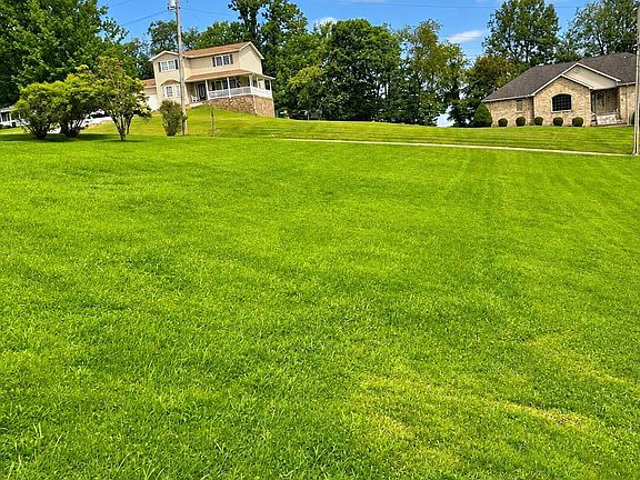 4th image of Crestview Ln