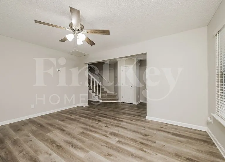 4944 Lighthouse Ct — Photo 3