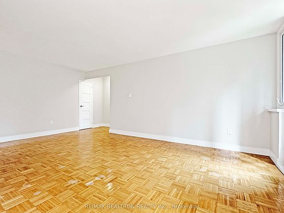 5th image of 55 Isabella St #1202
