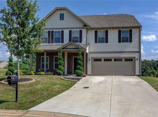 6692 Ridge Bluff Dr, Rural Hall, NC 27045