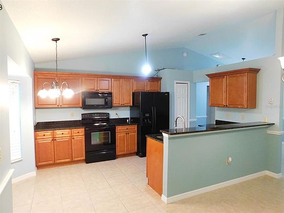 3rd image of 501 Cardinal Dr