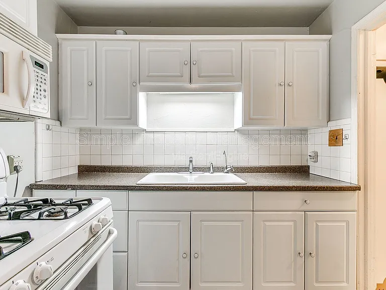 810 N Marshall Dr — Photo 8