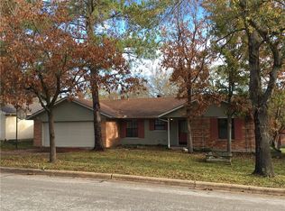 4033 Green Valley Dr, Bryan, TX 77802