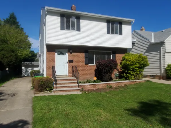 420 E 215th St, Euclid, OH 44123