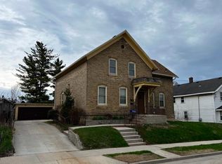 815 S 26th St, Manitowoc, WI 54220