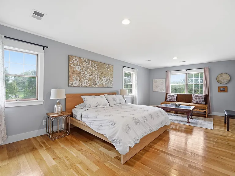 10200 Grandview Rd — Photo 22