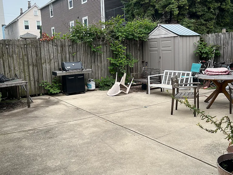 1920 S Sangamon St #1 — Photo 1