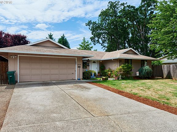 2nd image of 259 SE 33rd Ave