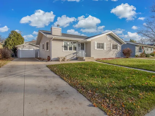 45 S Royal Ave, Fond Du Lac, WI 54935