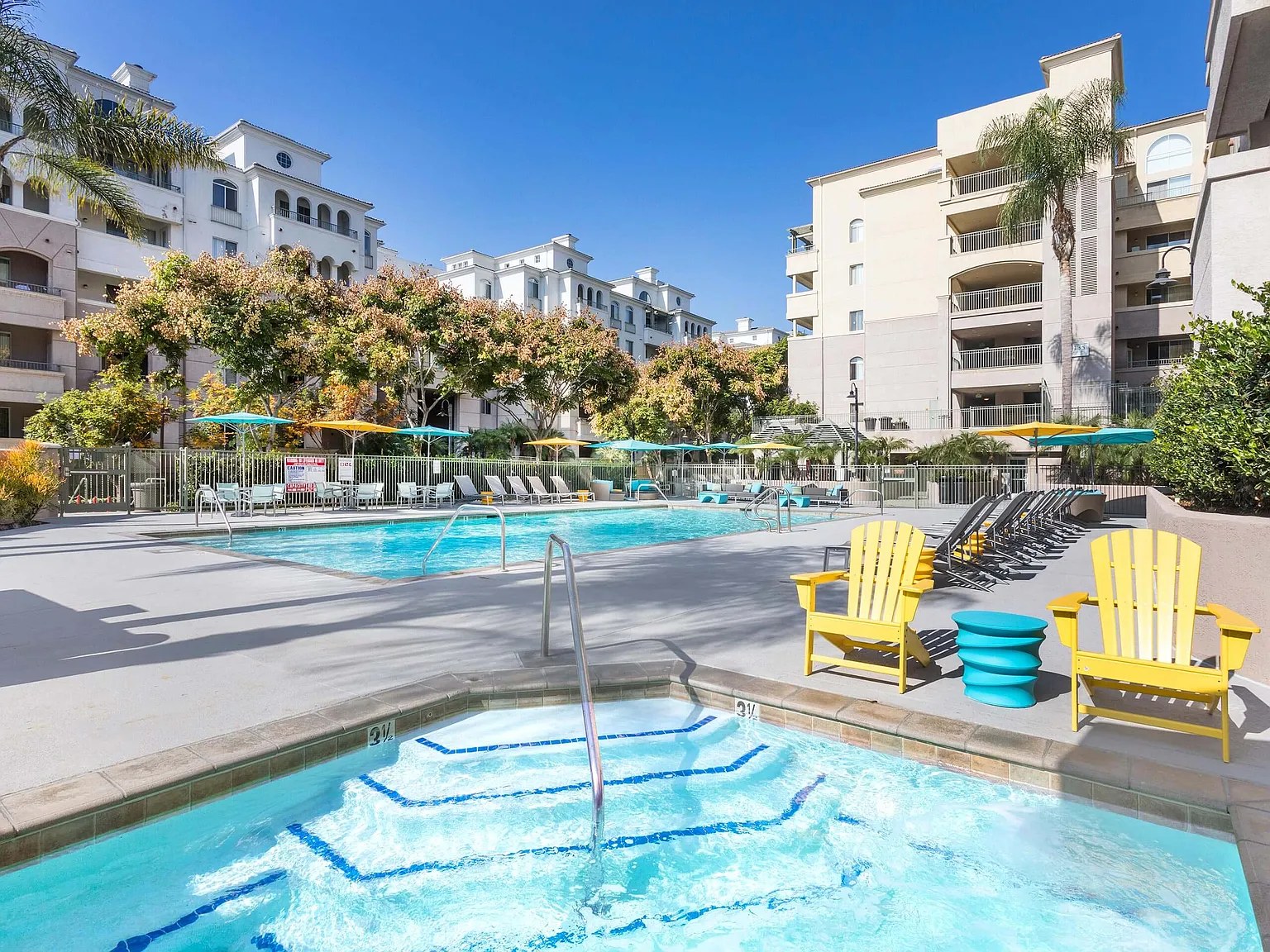 La Jolla Crossroads Apartments — Photo 3
