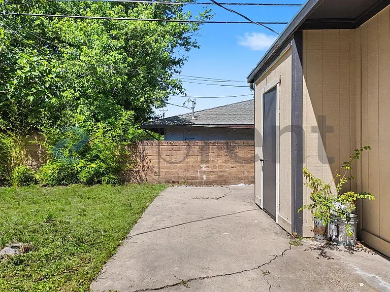 1812 Cirby Way #B — Photo 28