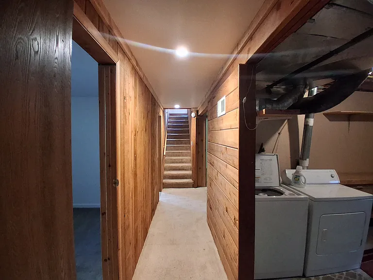 435 Mount Ave — Photo 25