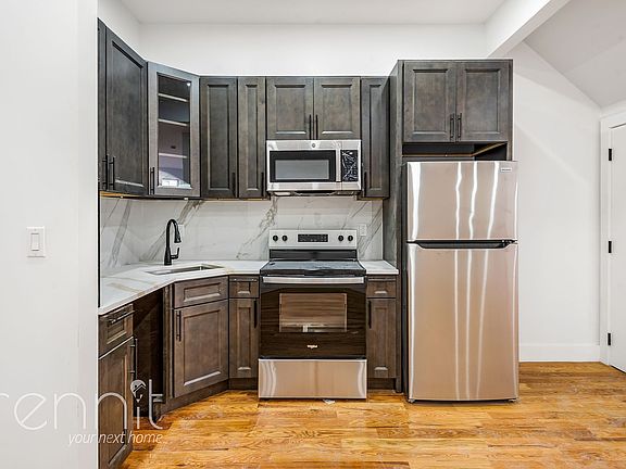 4th image of 40 Cornelia St APT 1