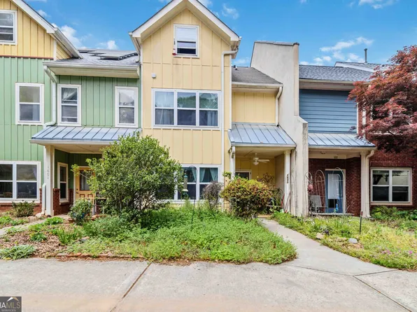 1602 Dancing Fox Rd, Decatur, GA 30032
