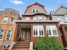 76 Fulton St, Weehawken, NJ