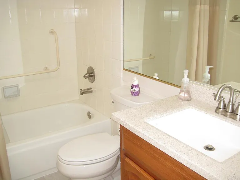4712 Galicia Way — Photo 17