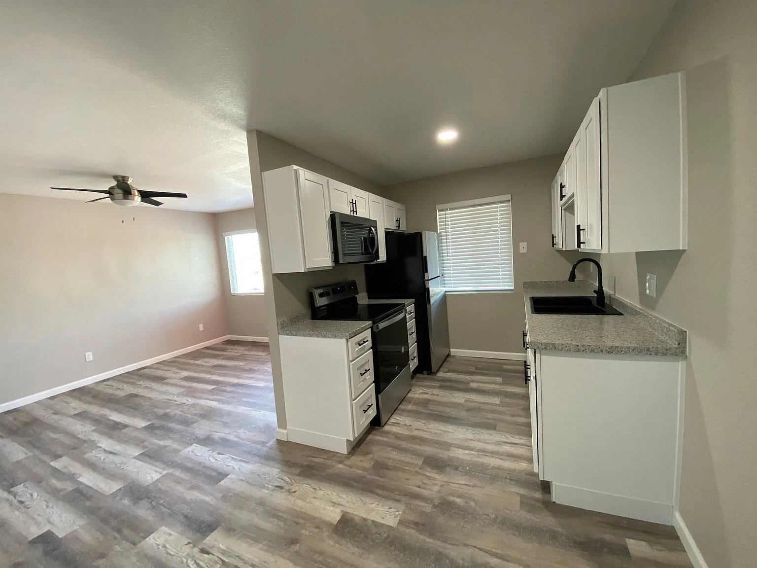 Park Ridge Apartments — Photo 3
