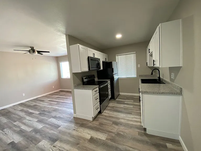 1829 E Broadway Rd — Photo 3