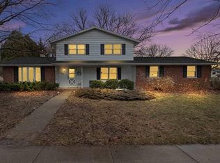 1407 Fox River Dr, De Pere, WI 54115