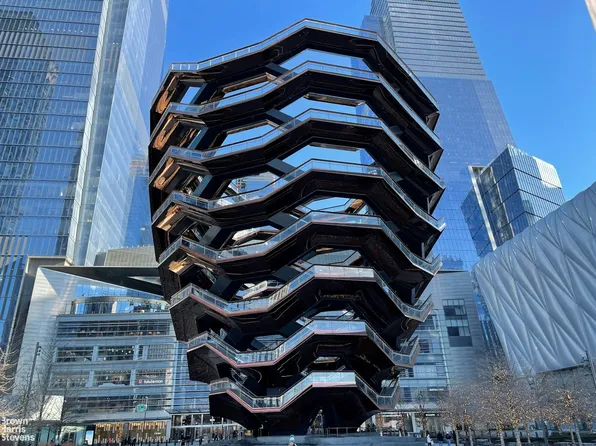 430 West 34th Street image 14 of 16