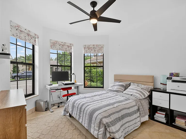 10337 Trianon Pl — Photo 47