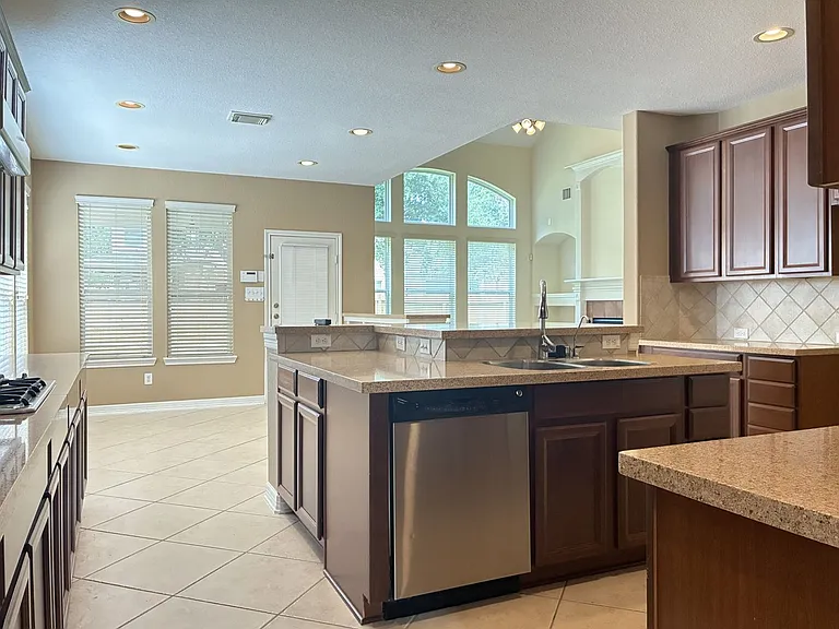 14207 Parable Ln — Photo 9