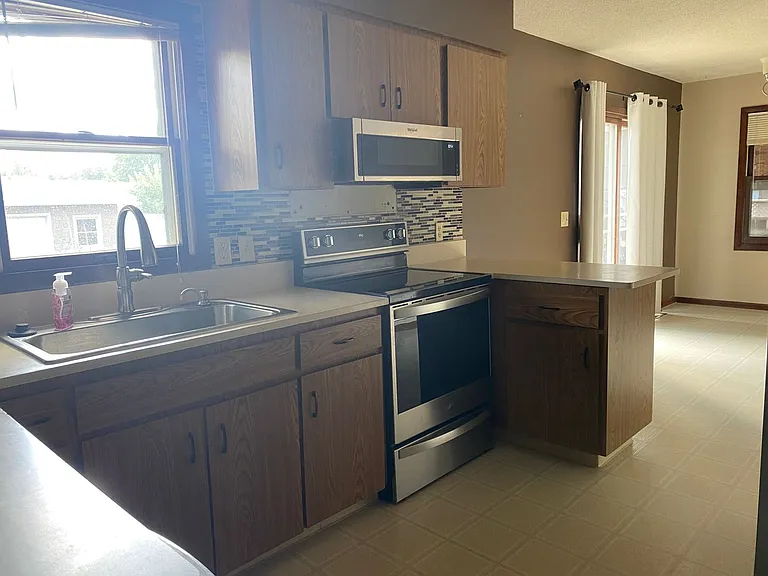 970 Box Ave — Photo 8
