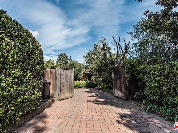 5th image of 5152 Earl Dr