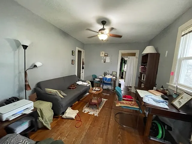 1 bed, 800 sqft, $995 — Photo 2