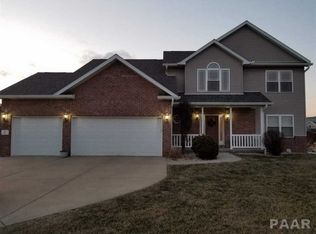 2 Wynncrest Ct, Groveland, IL 61535