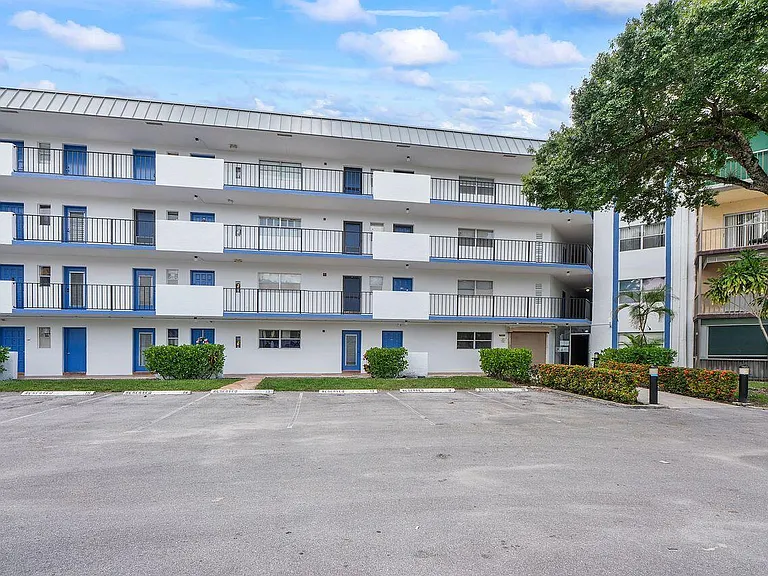 6260 S Falls Circle Dr #110 — Photo 28