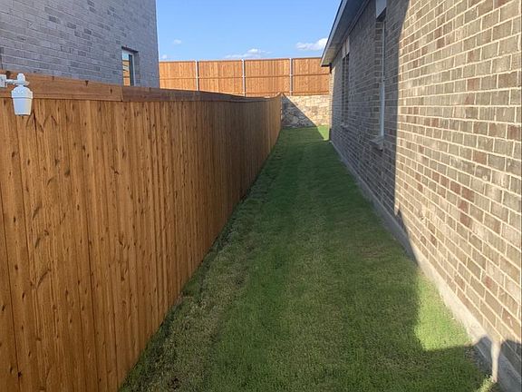 3rd image of 1878 Everglades Dr