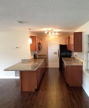 4th image of 1689 N Normandy Blvd