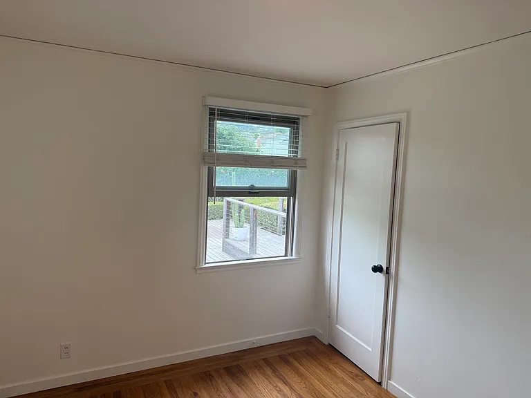 715 Cypress Ave — Photo 8