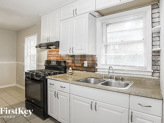5th image of 927 Sherwood Cir