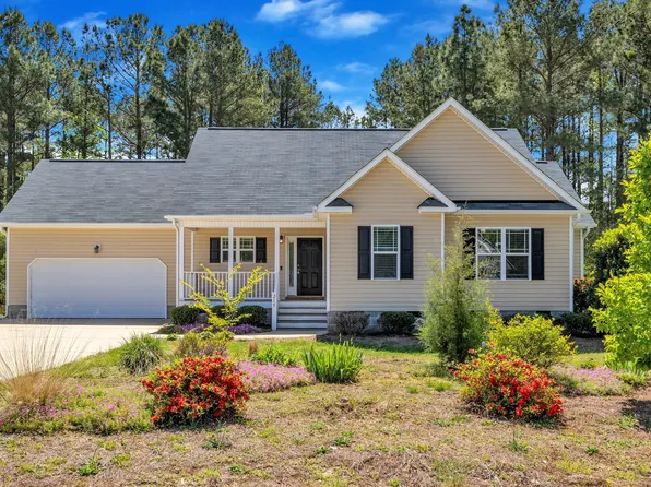 215 Oxfordshire Dr, Fuquay Varina, NC 27526